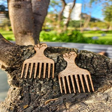 COMB SHAPED DANGLE EARRING image 1