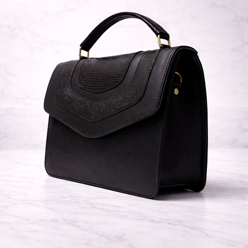 Ami Black Leather Handbag