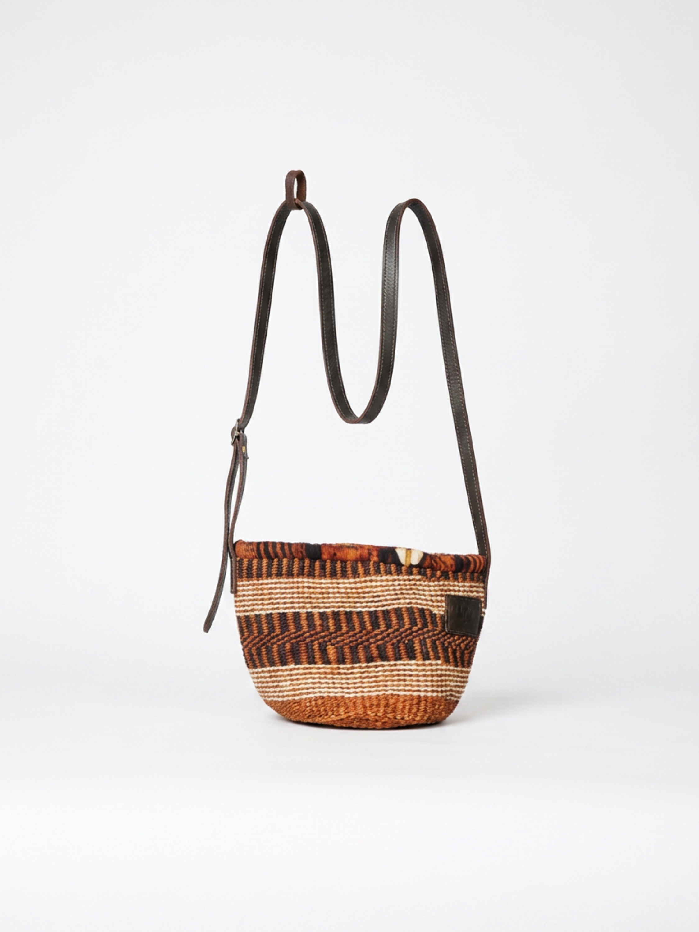 Zuri Sisal & Leather Slingbag