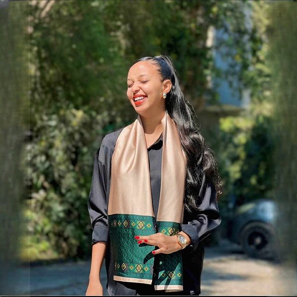 Tilet Silk Scarf – Brandy with Champagne