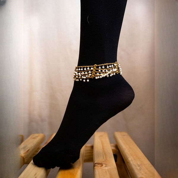 Makuti Brass Layering Anklet – Premium Beachfront Lifestyle Foot Jewelry