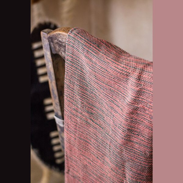 Luxurious Handcrafted Saucy Mukosa Luka Woven Grid Throw