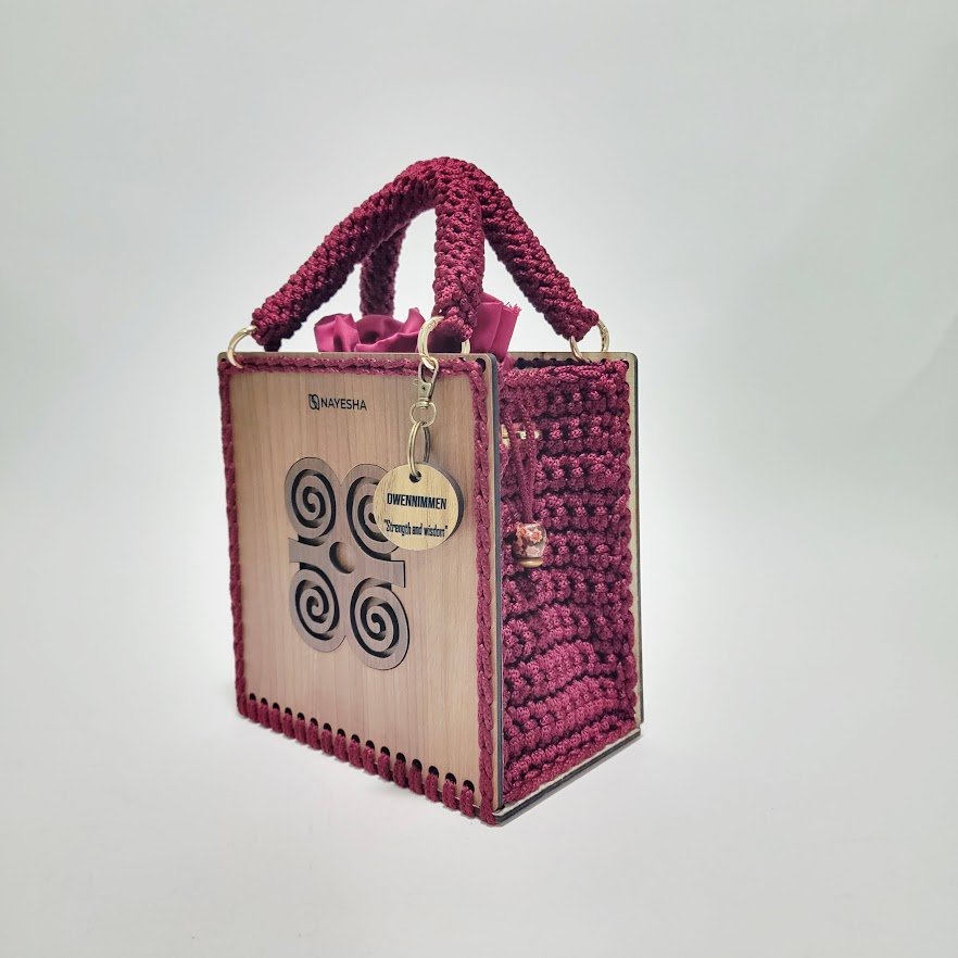 Daafua Medium Wood Carved Plate Crochet Handbag from Afrikart
