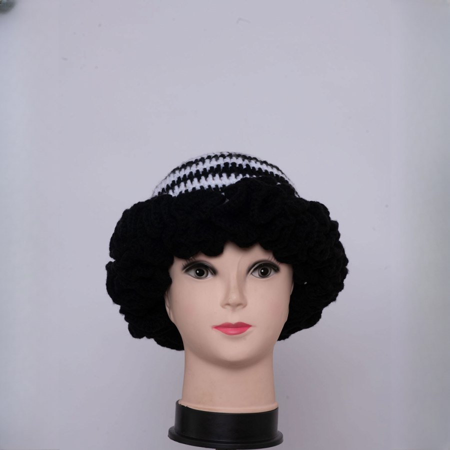 Black and White Ruffle Hat from Afrikart
